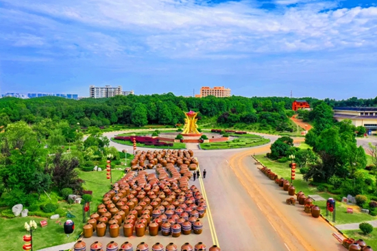 黃鶴樓美酒小鎮(zhèn).jpg