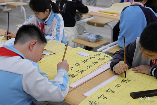 書寫現(xiàn)場(chǎng).jpg