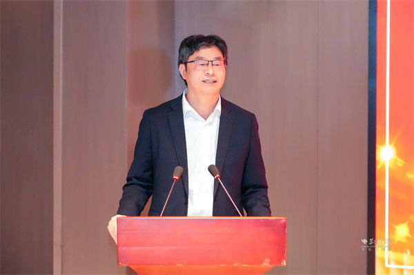 武漢大學(xué)黨委常委、副校長朱德友總結(jié)講話.JPG
