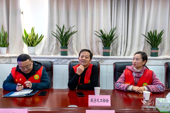 義工協(xié)會(huì)愛心人士座談.jpg